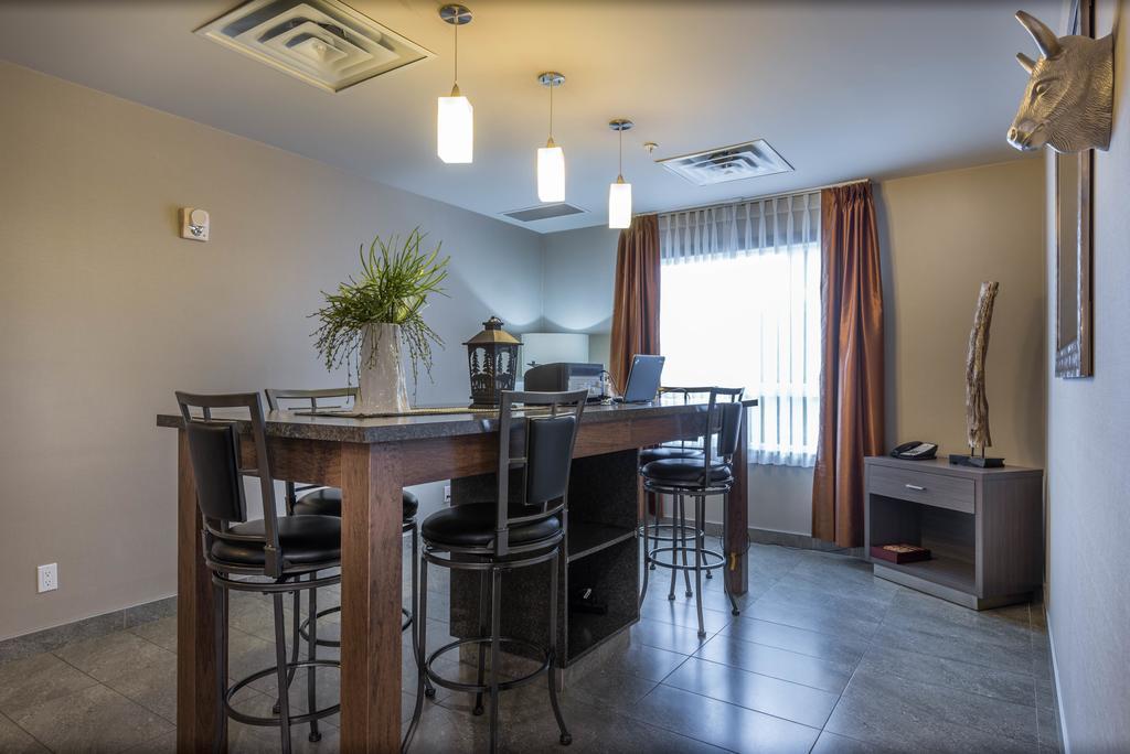 Timber Ridge Inn And Suites Fox Creek Esterno foto